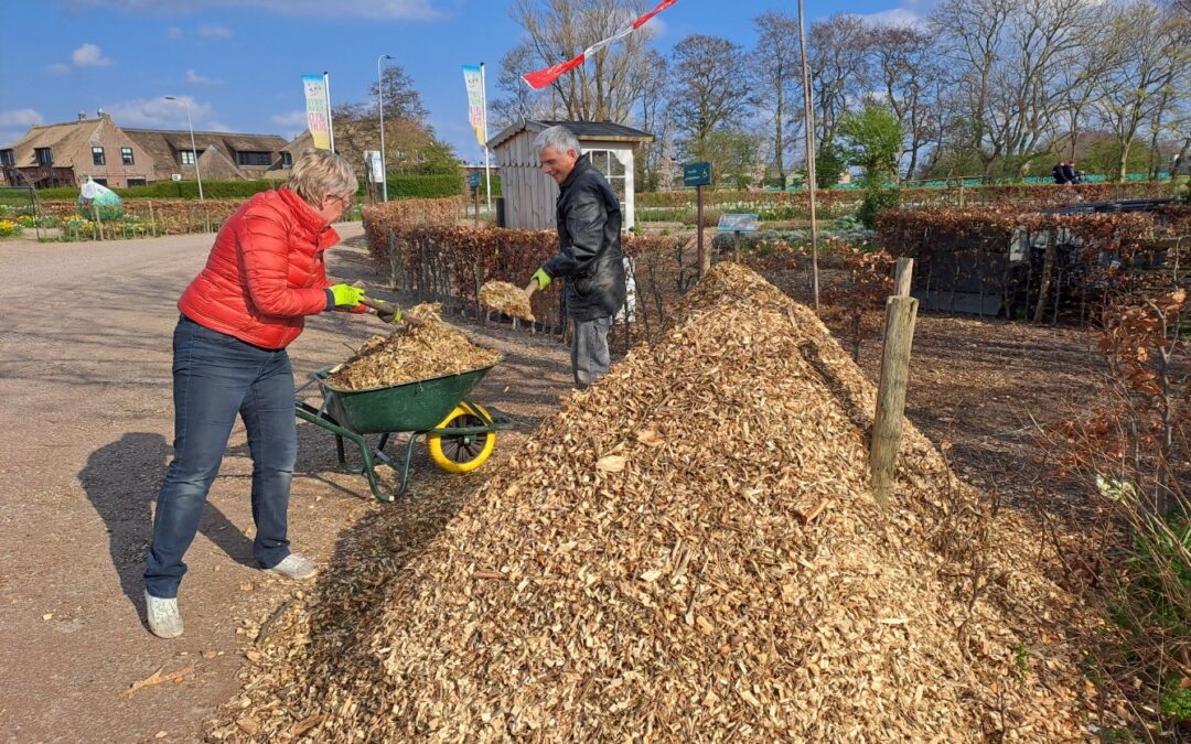 Houtsnippers voor de paden