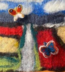 Wandkleed met insecten en bloemen vilten